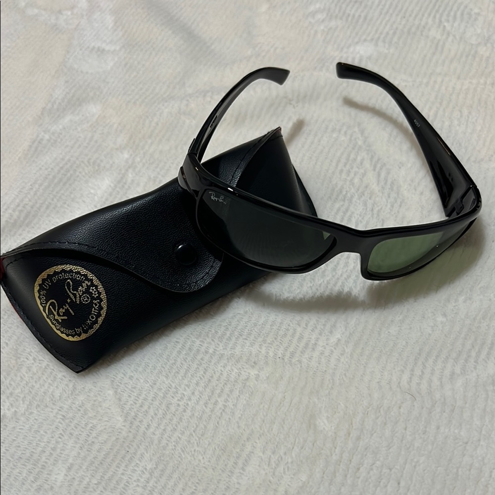 Ray-Ban Black Sunglasses with Green Lenses